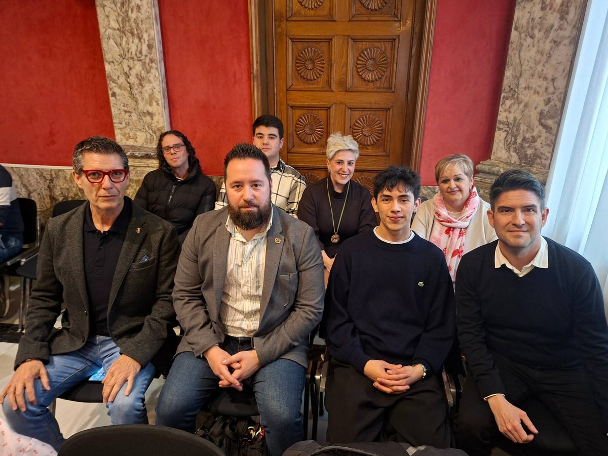𝗡𝗨𝗘𝗩𝗔 𝗖𝗔𝗟𝗟𝗘 𝗘𝗟 𝗣𝗘𝗥𝗗𝗢́𝗡

En la tarde de hoy el Pleno Municipal ha aprobado la nueva denominación de un tramo de la calle María Bosch como Calle El Perdón.

Hasta la Junta Municipal se ha desplazado una representación de nuestra Hermandad para asistir al acto.