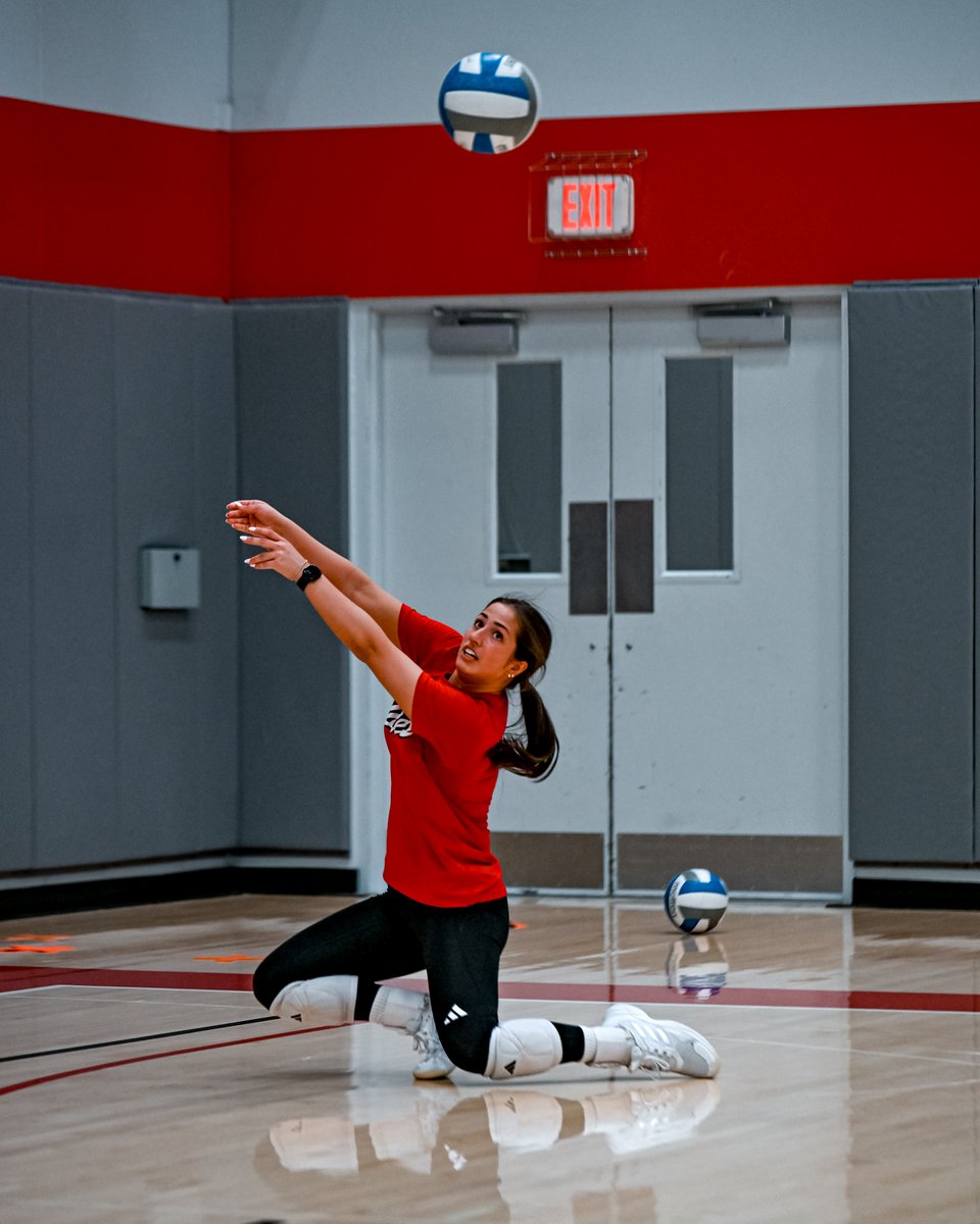 South Dakota Volleyball tweet media