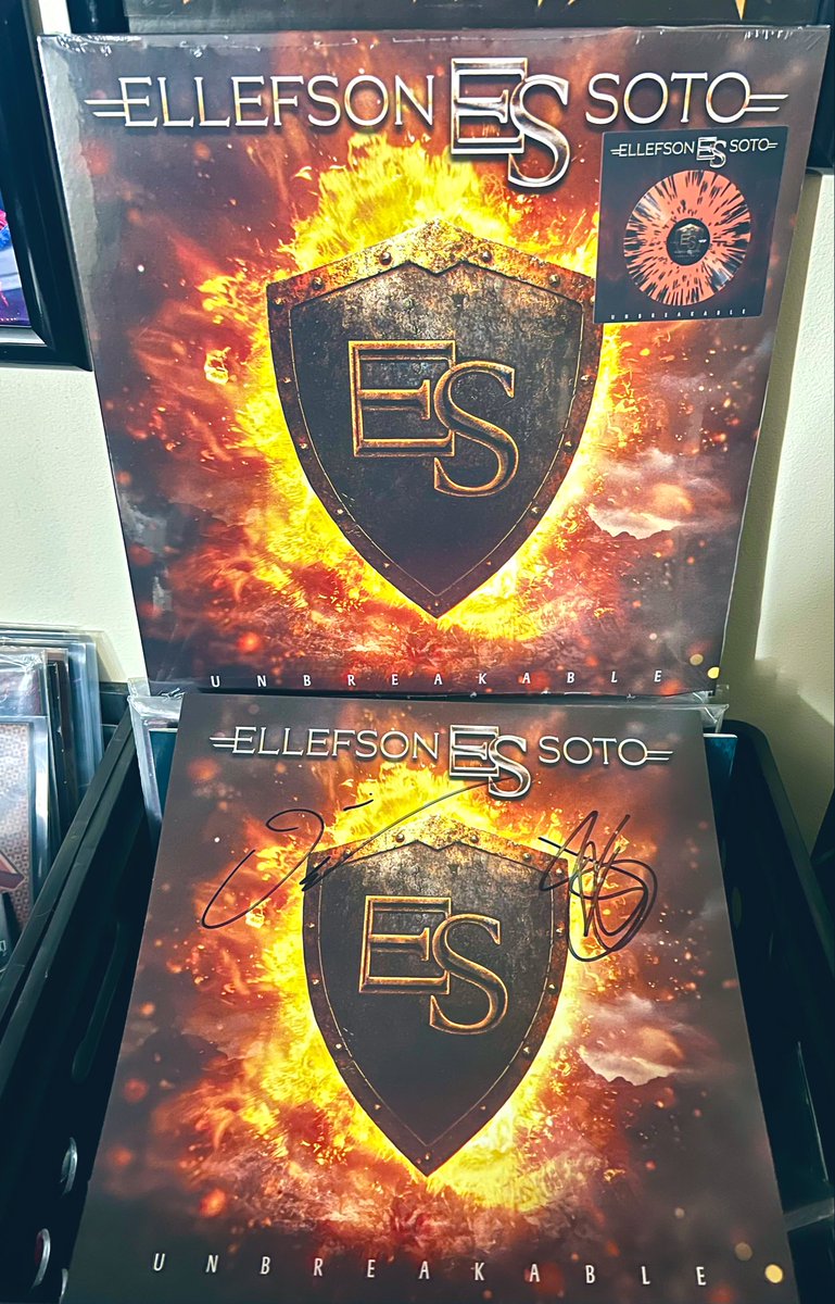 RockMetalManiac's tweet photo. I like being able to finish a discography in one night! 😂
🔈🎶🤘😎🤘

#NowPlaying #ES #EllefsonSoto #Unbreakable #PhysicalMusic #Vinyl #WickedWednesday https://t.co/yeNtTVEMsb