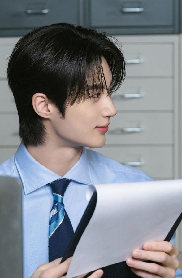 𝘽𝙮𝙪n tweet media