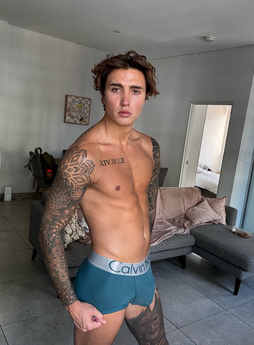 TheWazGod ( Currently in ENGLAND ) tweet media