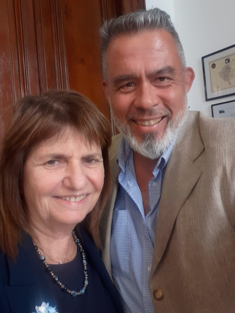 24 años junto a Patricia, luchando por una Nacion con orden, educación y prosperidad.
<a href="/PatoBullrich/">Patricia Bullrich</a>