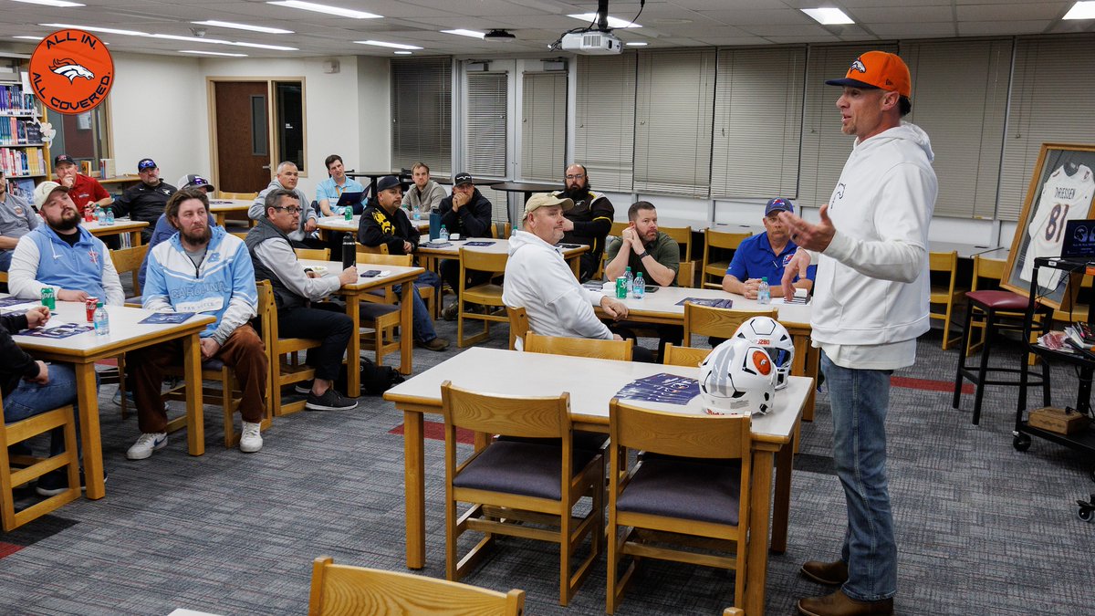 BroncosOffField tweet media