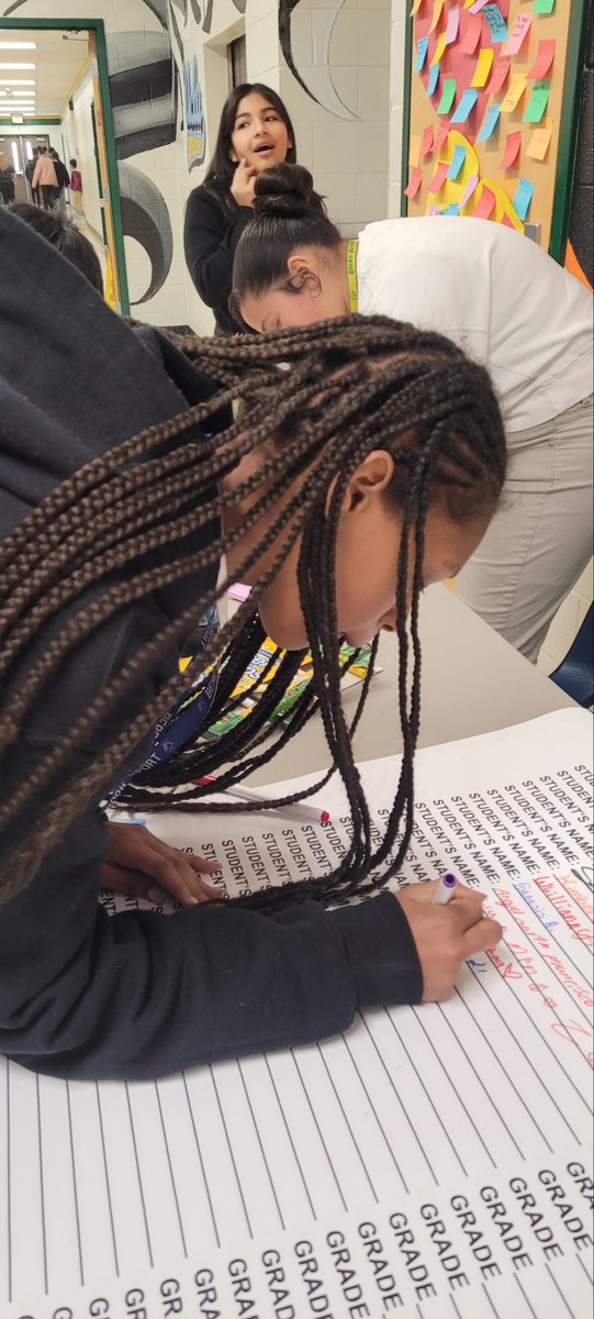 🥰 This week we decided to make our own “Kindness Matters Week”

🫶🏾 Today, scholars pledged to show kindness to others and even wrote positive notes of affirmation to each other

🫱🏼‍🫲🏾 Our kids loved the opportunity to show each other some love and did a great job doing it