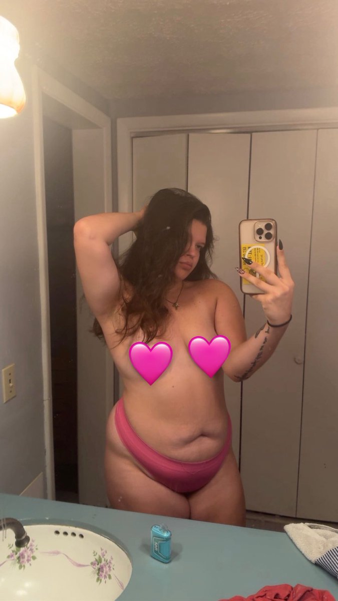such a pretty girl hm? 🩷🩷
 #OnlyFans #nsfwtwt #nsfw #sub #horny #sellingcontent #buyingcontent 

linktr.ee/mya377