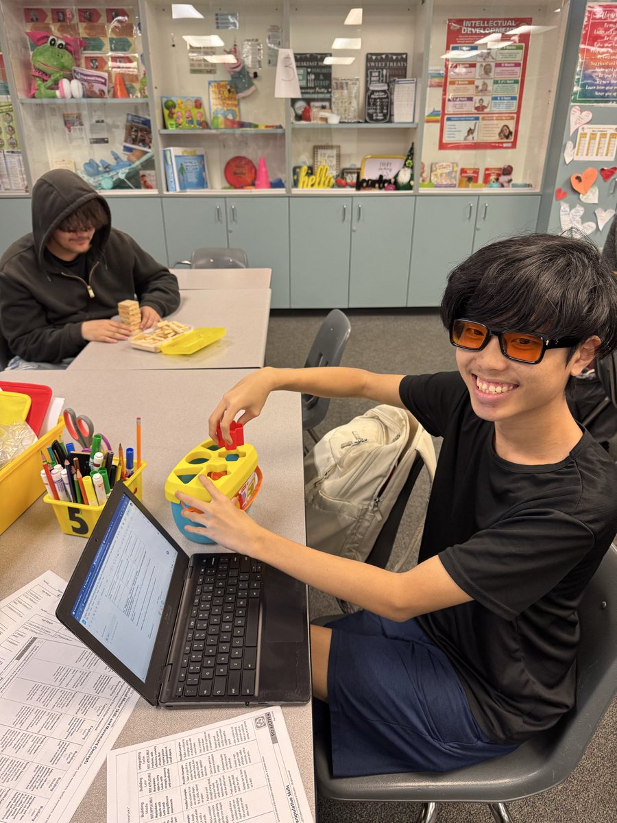 🧸🔎 BCHS IN ACTION – Child DevelopmentStudents at Work! 👶✏️
Our Toy Detectives were on the case today! 🕵️‍♀️🕵️‍♂️
BCHSChildDevelopment students explored how toys support fine motor skill development by analyzing, testing, and evaluating different materialsdesigned for youngchildren.