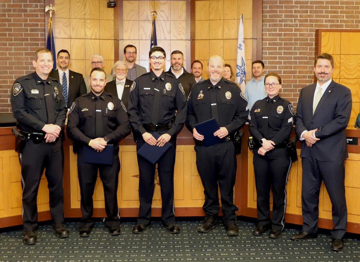 Eric Mikkelson tweet media