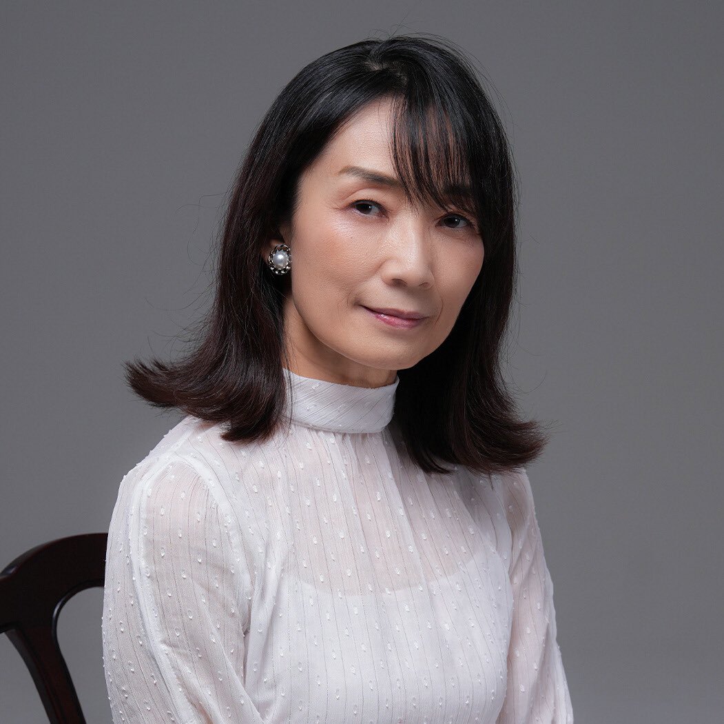 昨日幕を開けた「バズより、ハグを。」。ご覧いただいた皆さま、ありがとうございました！今日はBチームの初日です！

映像、音楽、歌、照明、全てが素晴らしい✨その中で展開される「イマ」の物語を、ぜひご覧ください！

松井みどり扱いチケットお申し込み🌱
ticket.corich.jp/apply/436128/0…