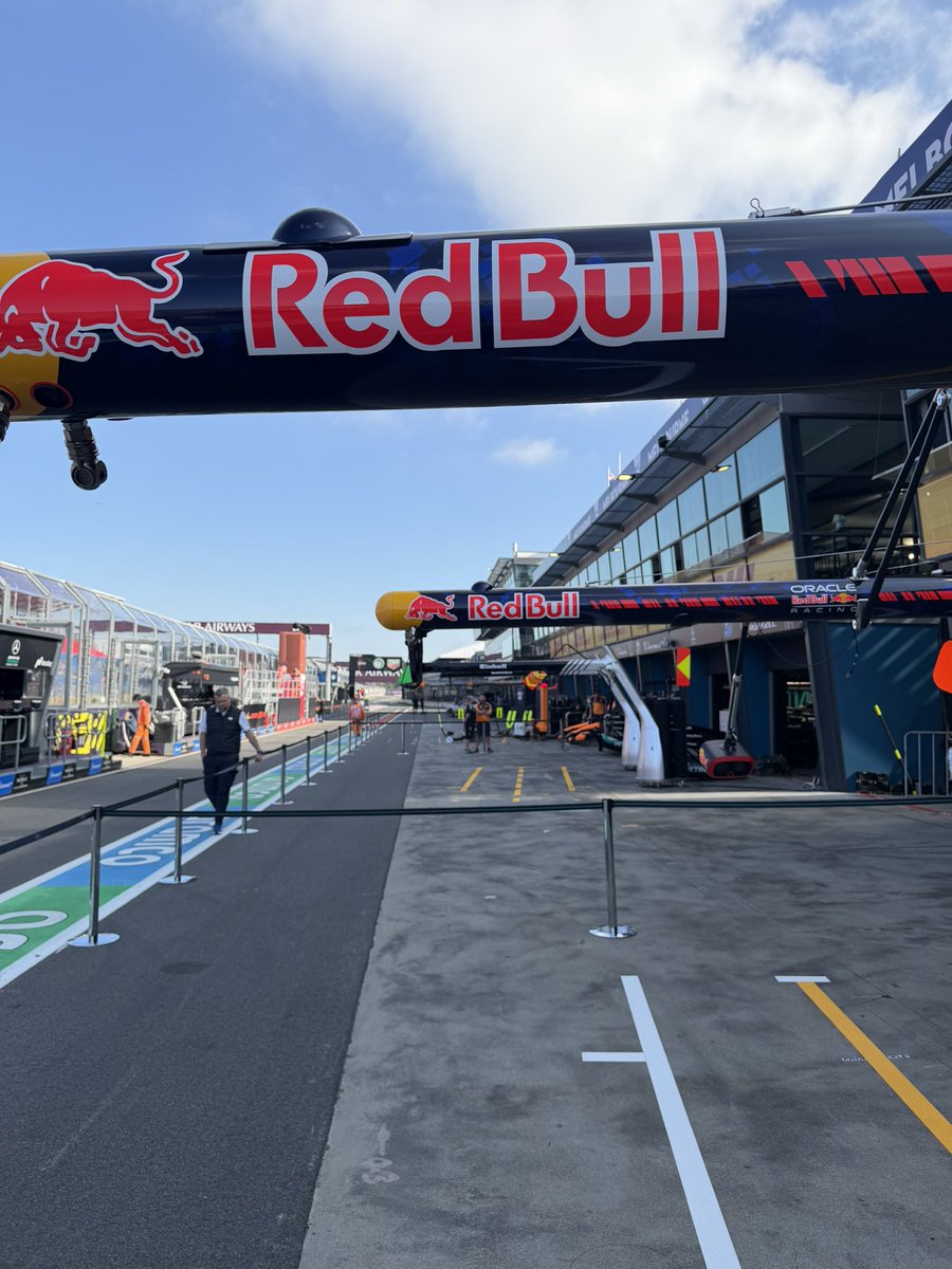 redbullracing's tweet photo. 📍 Albert Park | Round 1 🇦🇺

#F1 || #AusGP https://t.co/59V2EMO9PO