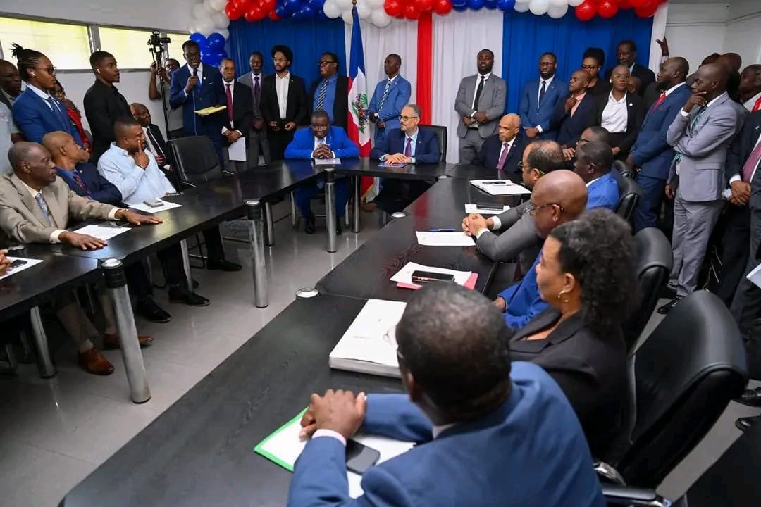 DDelvariste's tweet photo. Participation, ce mercredi 04 mars 2026, du DG de l'INFP M. Dikel Delvariste à la cérémonie d'installation du nouveau Ministre de l'éducation nationale et de la formation professionnelle, le Recteur Vijonet Demero, par le Premier Ministre Son Excellence M. Alix Didier Fils-aimé. https://t.co/sUUjG0nCFu