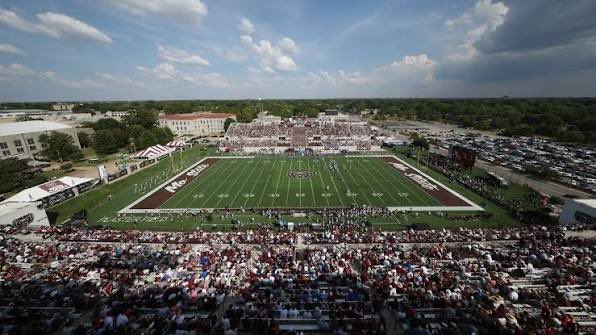 Braxton__Daniel's tweet image. After a great conversation with @samhullender I’m very blessed and excited to receive my 8th D1 offer from @MoStateFootball ‼️
@CoachAdamGaylor @chronister5 @JordanB590 @RecruitJenksFB @_CoachGreenwood @_DAlexander1 @Coachmcchesney