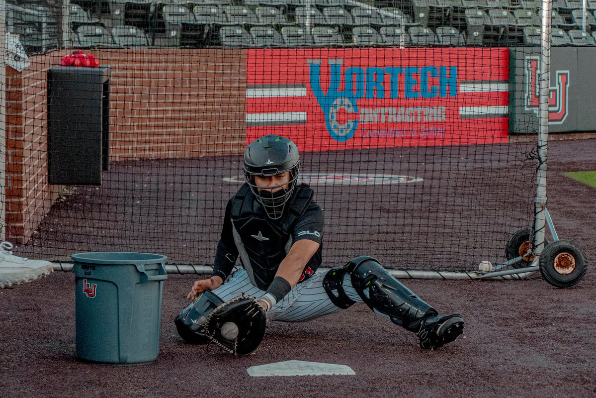 Lamar_Baseball's tweet image. Let’s roll.

#MoBetta | #PeckEmCards