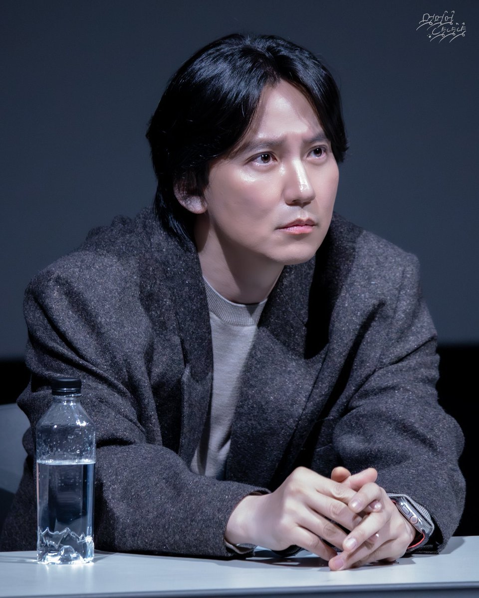 coffeedorkdrama's tweet photo. “Kim Nam-gil Confirmed for SBS 'Nightmare' as a detective tracking AI crime.”
Kim Namgil new drama as detective in this look? Hell yes I’m seated https://t.co/pp3rhyvjG7