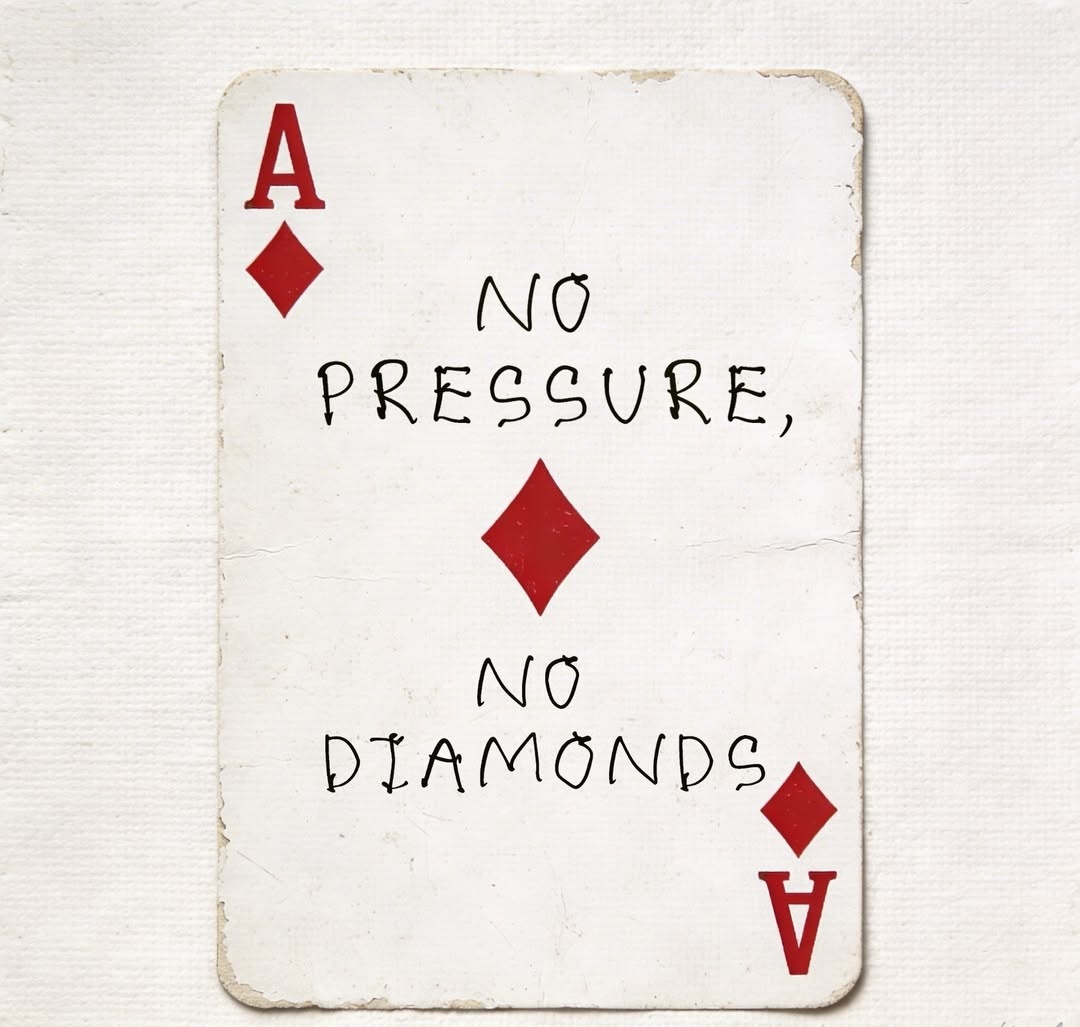 Mini Archillect tweet media