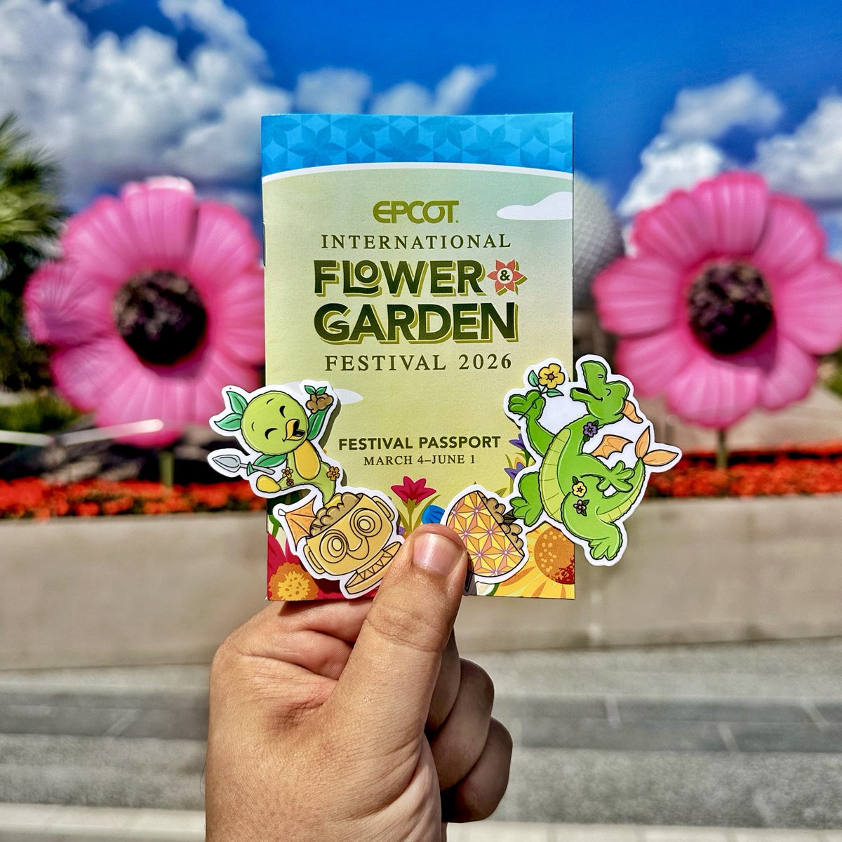 TuckBeck's tweet image. Happy first day of Disney’s Flower &amp;amp; Garden Festival! There’s so many flowers and beautiful topiary, to enjoy at Epcot this year! 🌸❤️🌸
.
Topiary Stickers: Goldyn Girl Crafts 💜
.
#DisneyBlogger #GoldynGirlCrafts
#FlowerAndGardenFestival #Epcot
#EpcotFlowerAndGardenFestival