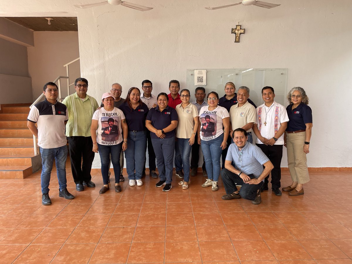 dialogopazmx's tweet photo. La Red por la Paz Guerrero realizó en la Casa Pastoral de la Nueva Catedral de Acapulco la reunión de seguimiento del 2° Encuentro del Diálogo Nacional por la Paz, con la participación de organizaciones civiles, colectivos de víctimas, academia y representantes pastorales. https://t.co/XLMvNZSs37