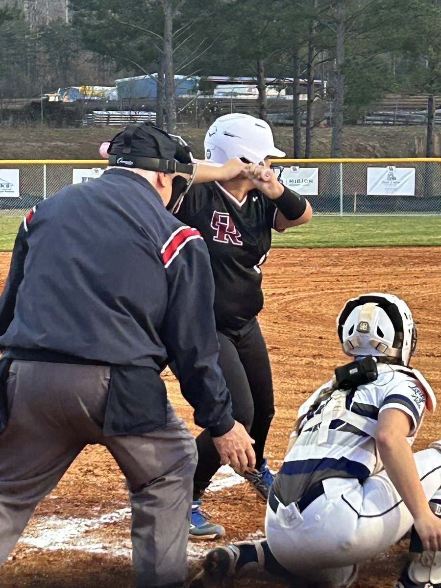 ORSchools's tweet photo. A special evening last night as the first ORHS Softball game was played on the new Kevin Calia Field! Looking forward to a great season!
#EverySingleThing
#RWR🐾🐾🥎🥎
@AthleticsOrhs @ORHS_Wildcats @cityofoakridge @ExploreOakRidge https://t.co/nP9d3E72GE