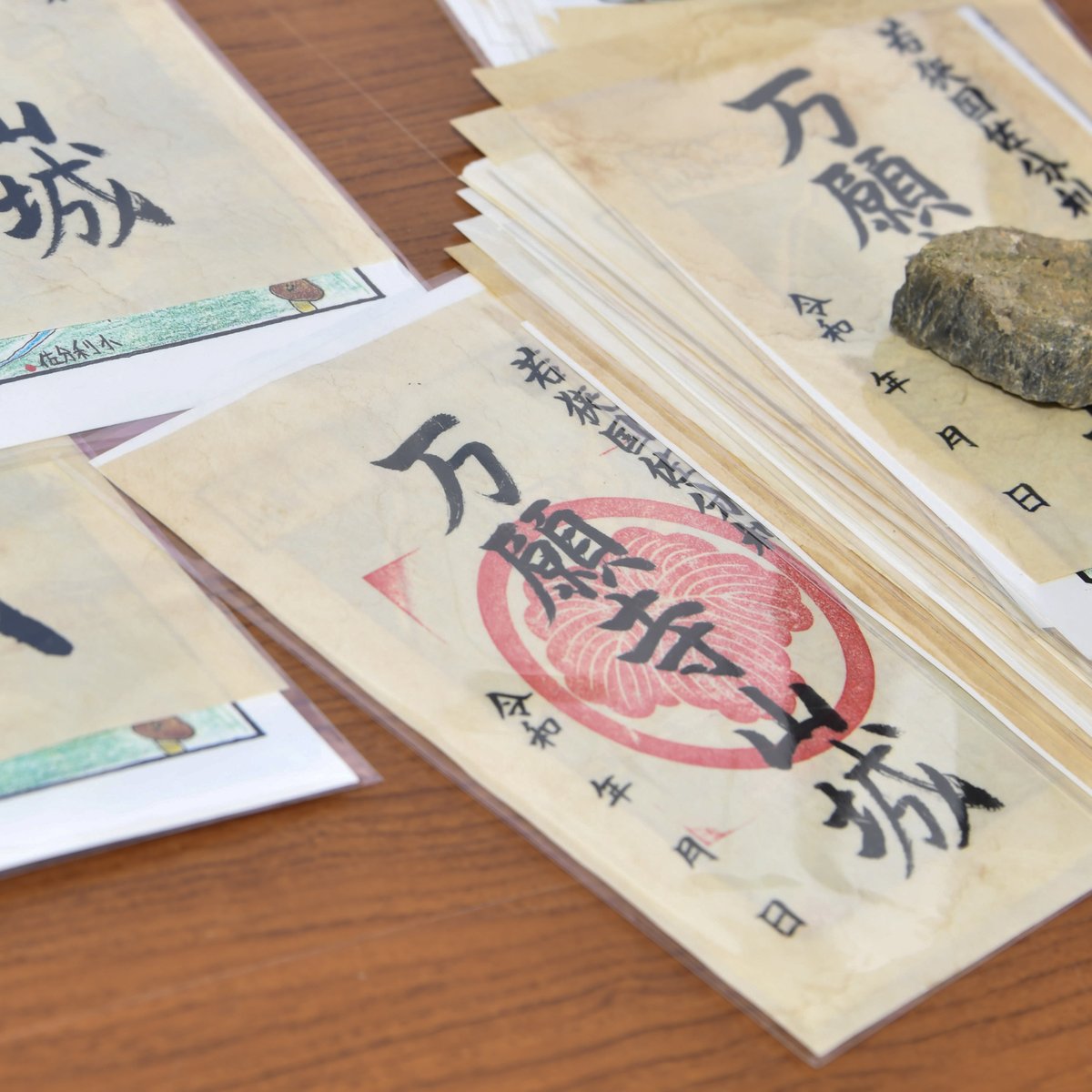 大飯中学校1年生が企画し、おおい若者まちづくり塾が主催した地域の空き家を利活用するナゾ解きイベント「名探偵はあなた！～消えた宝物のナゾ～」が、3月1日（日）に父子区にある空き家で開催されました。

#大飯中学校　#コドモノ明日研究所　#空き家　#おおい町　#福井県