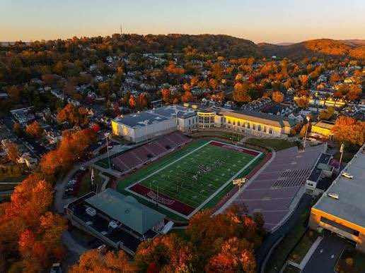 PaxtonUssery's tweet photo. Blessed to receive my first D1 offer to Lafayette College, thank you @Coach_Saint !!! @LafColFootball @Coach__Trox @RecruitTheHills @coachswift64 @AL7AFootball @1rebelfootball @AL_Recruiting https://t.co/IpmECbBoJg