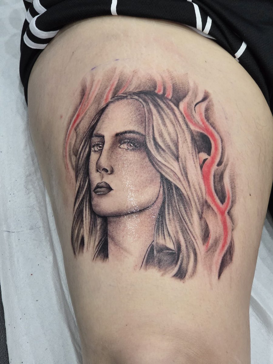xrelentlassx's tweet photo. Big Time Tattoo. For the eighth time on my skin ❤️ pride. #bigtimebecks #TheMan @BeckyLynchWWE https://t.co/sH7IEa7bNe