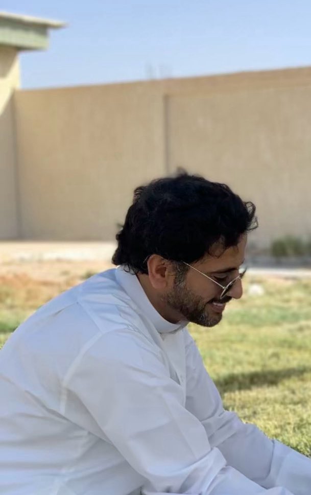 i_nazem's tweet photo. انا مع سعد علوش يوم قال : 

أنا جهة بلحالها غير الجهات
تكسّرني الدنيا .. وأنا أعدلّها https://t.co/8OW6PZBK3e