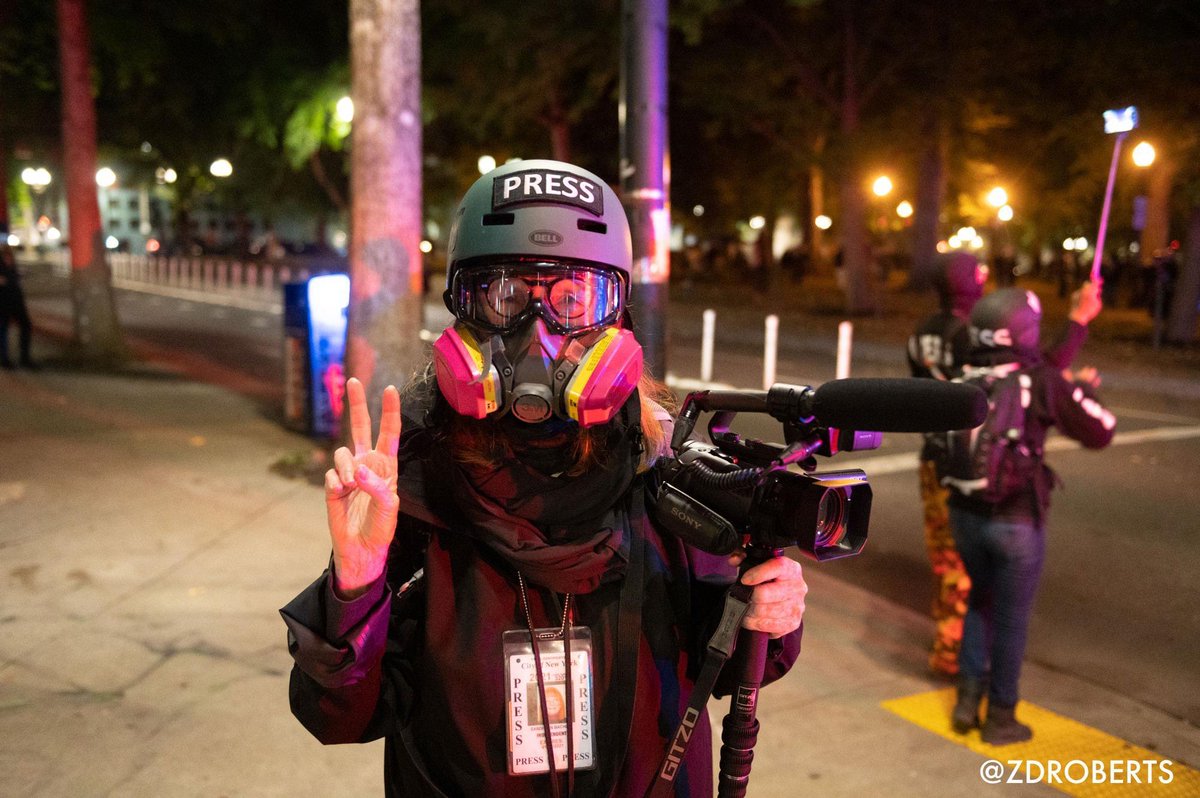 Sandi Bachom 📹 tweet media