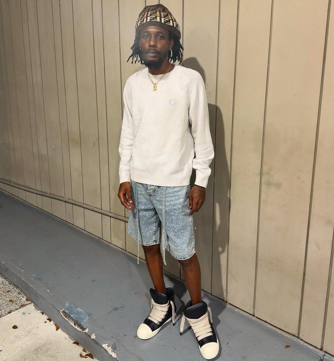 Sʜᴏ ₉⁹₉ tweet media