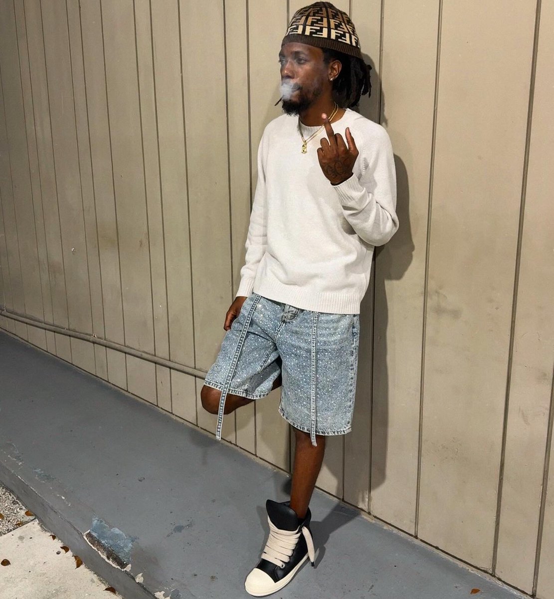 Sʜᴏ ₉⁹₉ tweet media