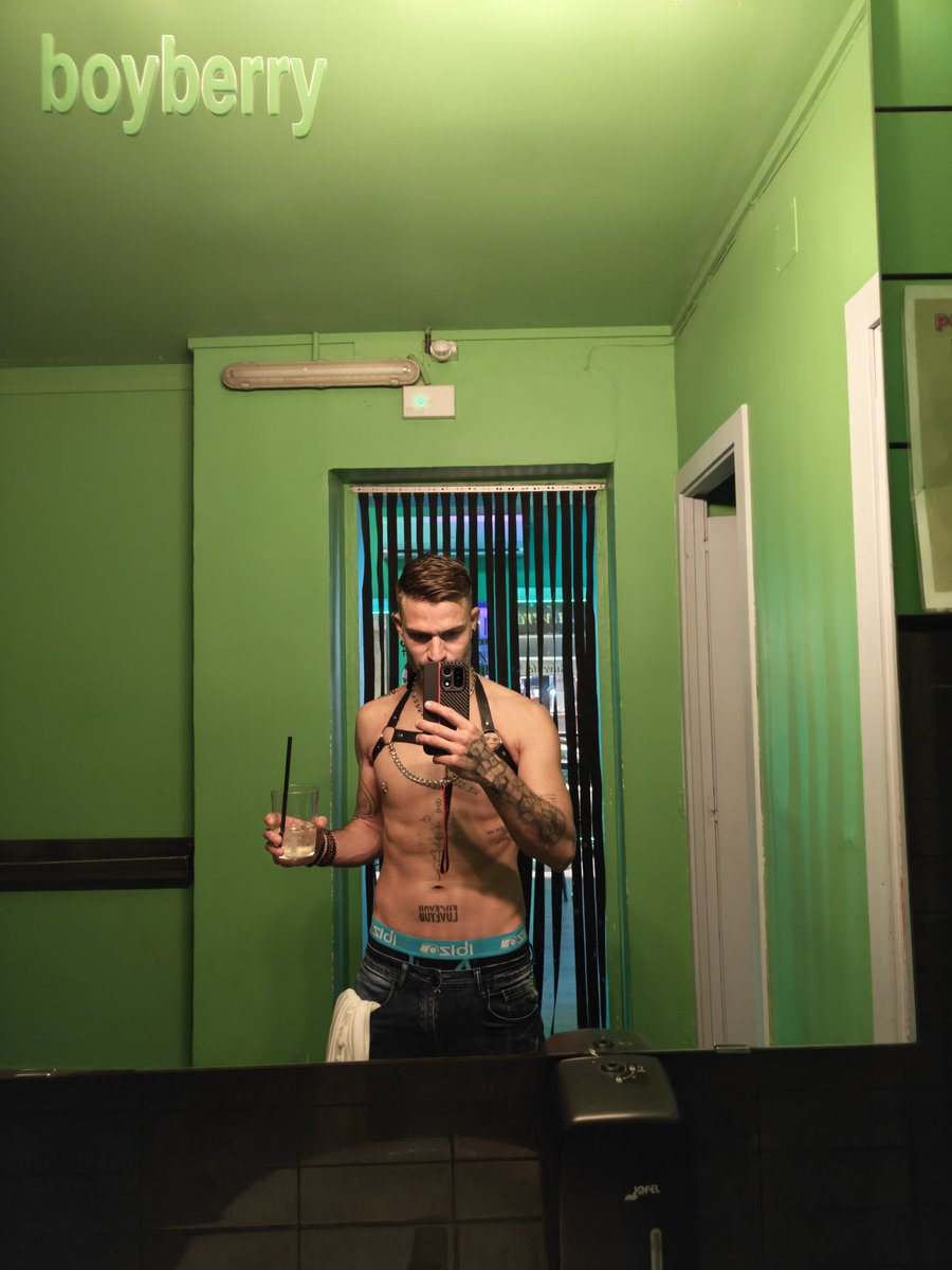 DylanWhittexxx's tweet photo. Noche por #gaymadrid , noche de #boyberry 🤪😈 https://t.co/6z6nAFDrXs