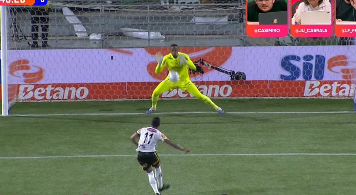 Tem que ser muito retardado pra ver um marca texto de mais de 2 metros de altura e bater um pênalti no meio.

#PALxNOV Palmeiras x Novorizontino