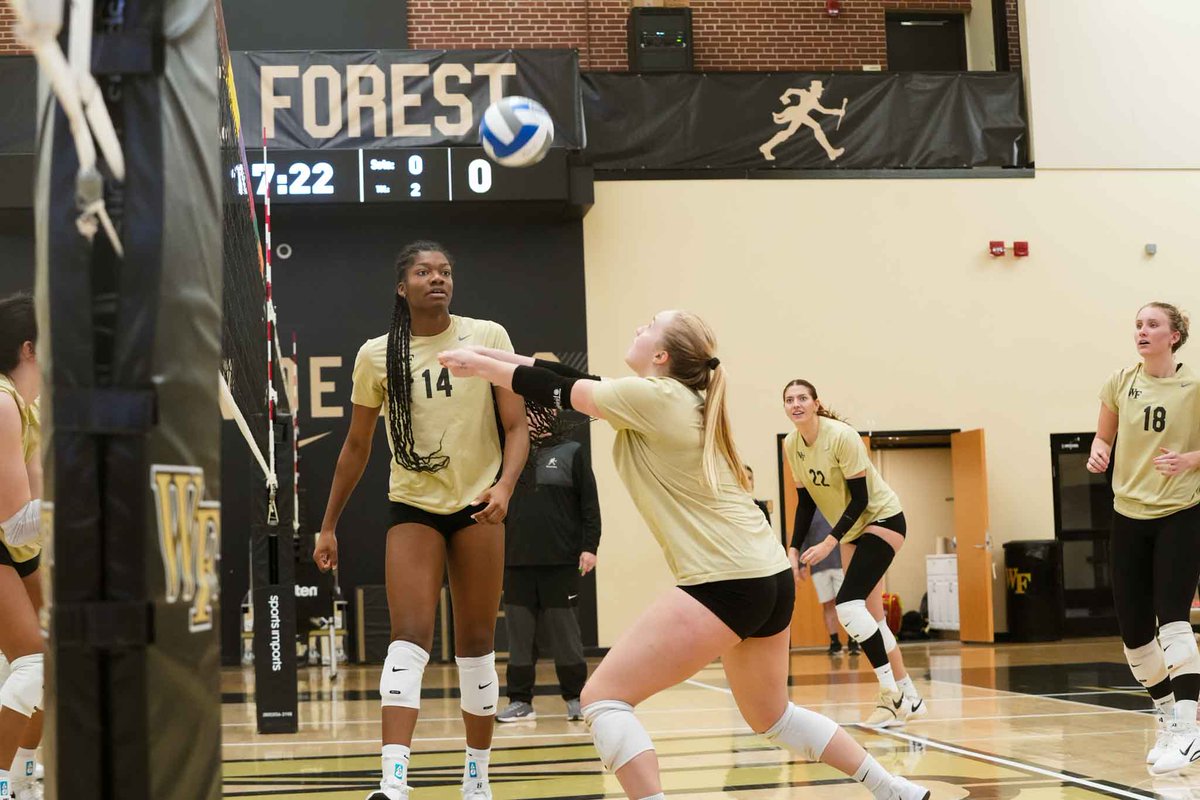 WakeVolleyball's tweet photo. Let's make it a good March 🎩 https://t.co/YZXZbZV5Qj