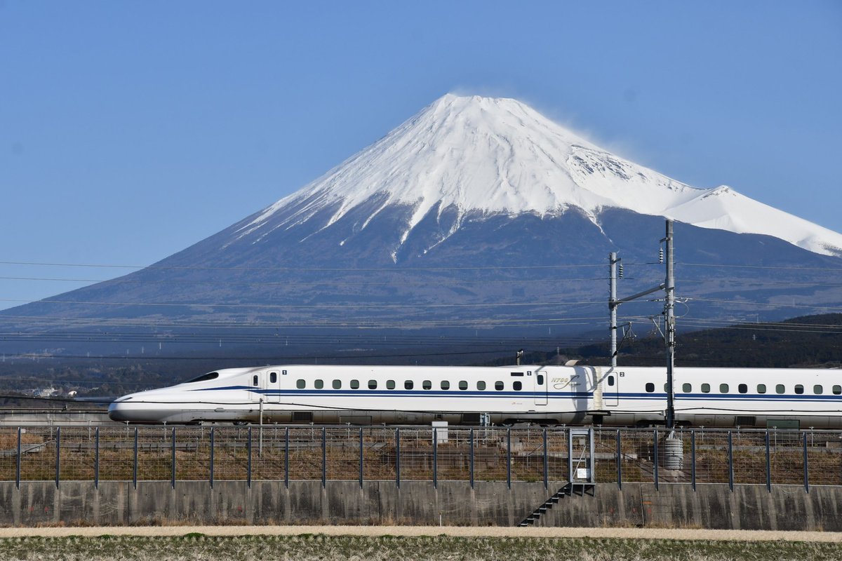 negatarail's tweet photo. 2026.03.05

#今日の富士山と新幹線
#浮島
#中里 https://t.co/gmqPosCcYC