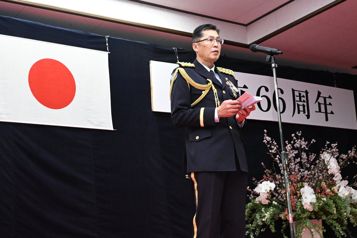 JGSDF_EA_PR's tweet photo. 東部方面隊は、令和８年２月２２日（日）方面隊創立６６周年記念行事として感謝状贈呈式及び祝賀会食を実施しました。
感謝状贈呈式では日頃からの東部方面隊の活動への多大なる貢献に対し感謝状を贈呈し謝意を伝えました。
祝賀会食では、協力団体・企業を含む６９２名の参加を得て、東部方面総監から皆様の日頃の東部方面隊へのご協力に対し感謝の意を表するとともに、衆議院議員穂坂泰様から来賓挨拶を頂戴し、盛会のうちに終了しました。
東部方面隊は、これからも地域の皆様の信頼に応えつつ、何時如何なる事態に対しても即応・対処していく所存です。
#東部方面隊 #朝霞駐屯地 #感謝 #東部方面隊６６周年記念