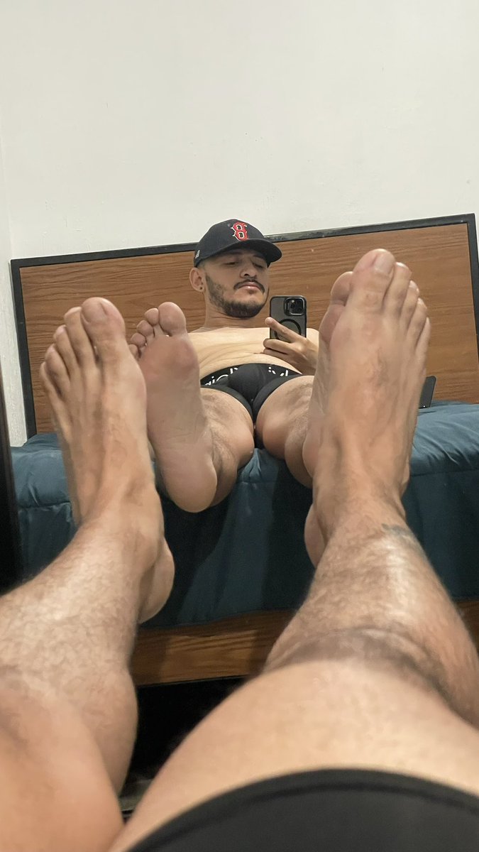 ISARECK FEETS tweet media