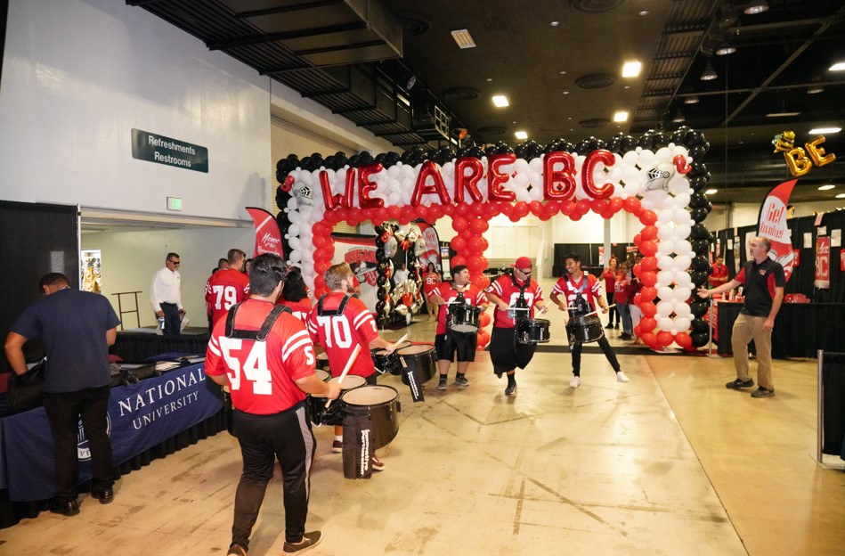 CalCommColleges's tweet image. Happy #WorldMarchingBandDay! Let’s celebrate the rhythm, dedication &amp;amp; spirit of marching bands everywhere. Ready to jump‑start your journey? #CaliforniaCommunityColleges offer exciting programs, financial aid, guaranteed transfer pathways &amp;amp; more: ICanGoToCollege.com.