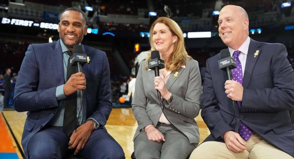 Awful Announcing tweet media