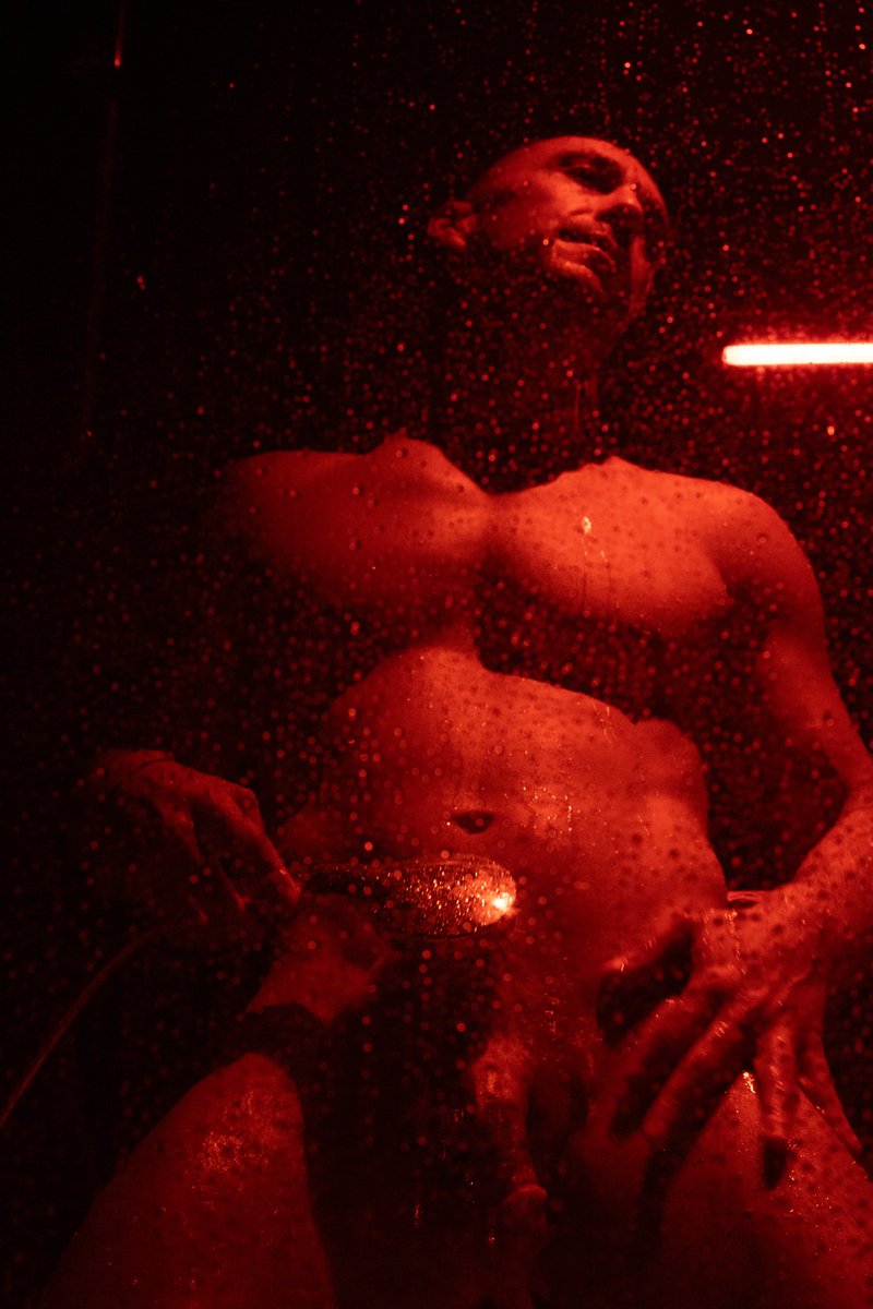 freenude tweet media