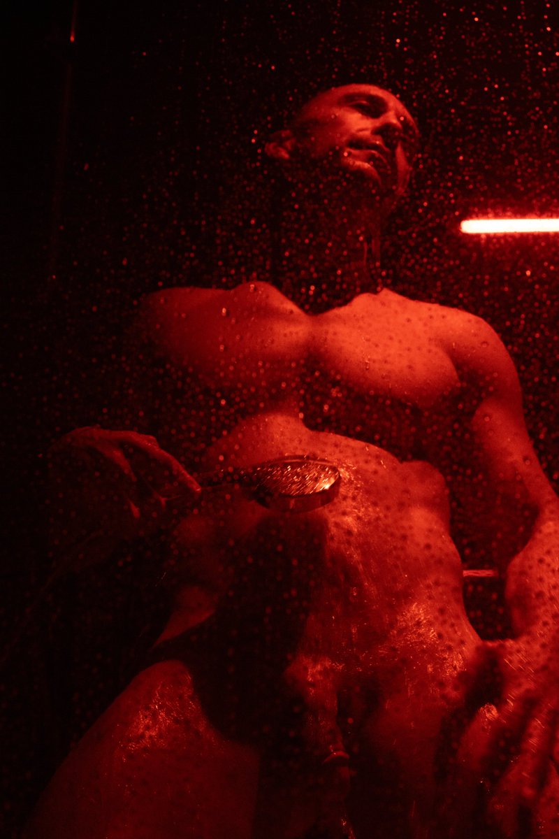 freenude tweet media