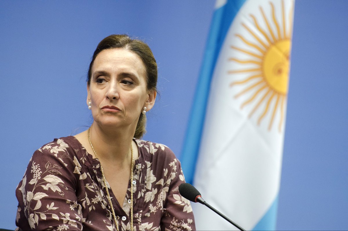 DeloElmo's tweet photo. Tweet de apreciación de la única persona que ocupó el cargo de vicepresidente sin pelearse con el presidente que la incluyó en la fórmula. https://t.co/4aO2RbjAEk