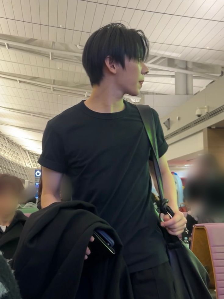 Solaraus_'s tweet photo. A Haneulz au 

-Eli (JL) never expected a one-night mistake with Haru (Han) to change everything. What was supposed to be just fun now leaves him carrying a secret he’s not ready to reveal… and a life he never planned for.

#haneulz #hanjay https://t.co/HWGvRdvO1G