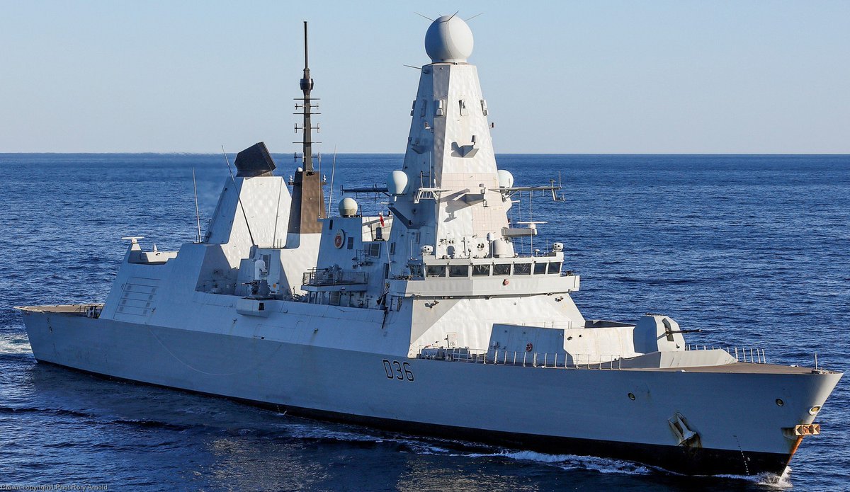 USAS_WW1's tweet image. #Falklands #Mediterranean #USIranWar #Navy: The Royal Navy's six stunning Type 45 Daring-class "world's best air-defence ship" destroyers were built March 28, 2003 to September 26, 2013. They are D32 Daring, D33 Dauntless, D34 Diamond, D35 Dragon, D36 Defender and D37 Duncan.🇬🇧❤️