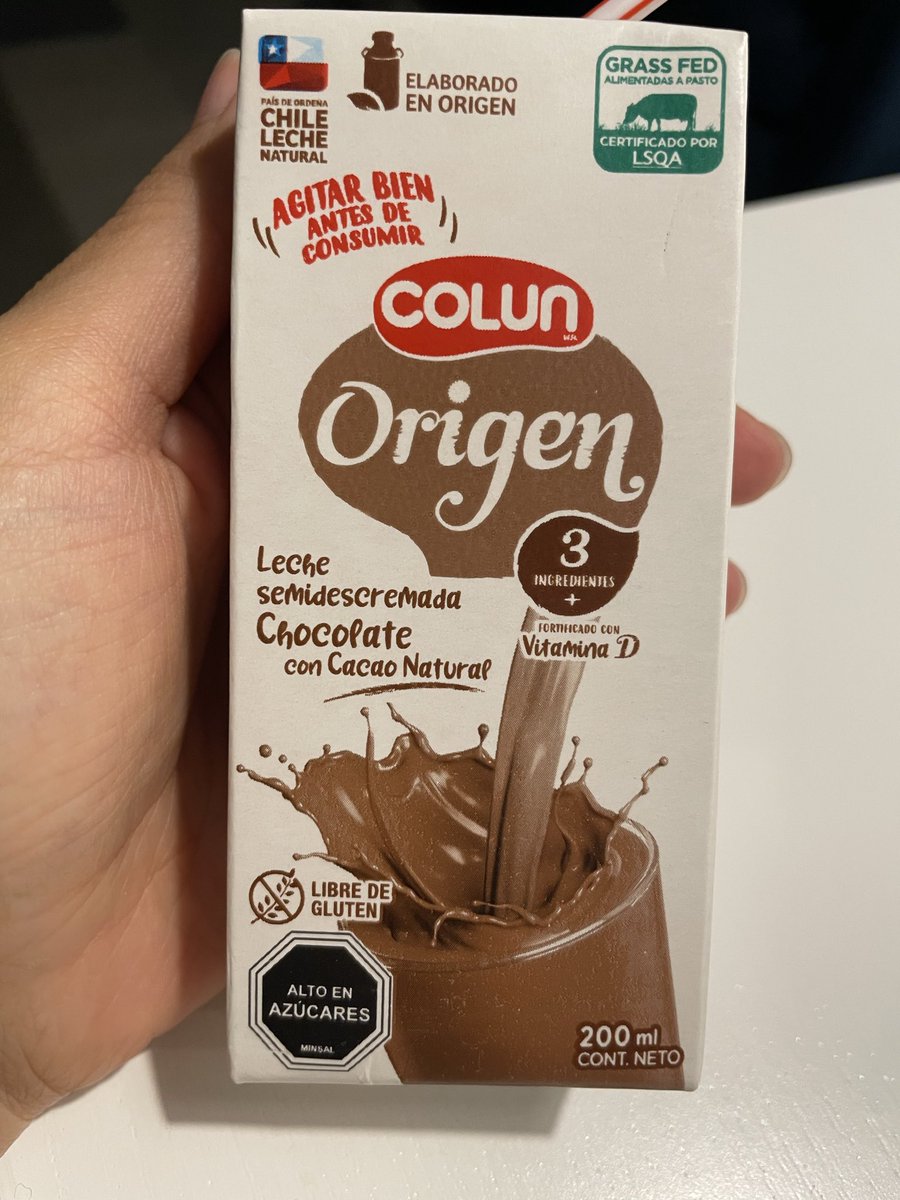 Estoy muy agradecida de que hayan vuelto a vender leche con chocolate endulzada con azúcar, porque esas weás con edulcorante son un asco