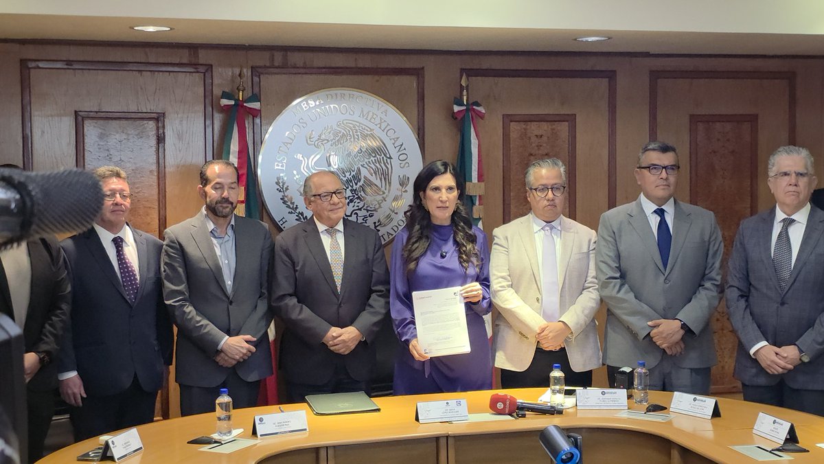 ErickPintoMx's tweet photo. Esta tarde llegó a la @Mx_Diputados la Reforma Electoral de la presidenta @Claudiashein; fue turnada a Comisiones. Se prevé que se dictamine a finales de marzo. https://t.co/PtSC4zqHaf