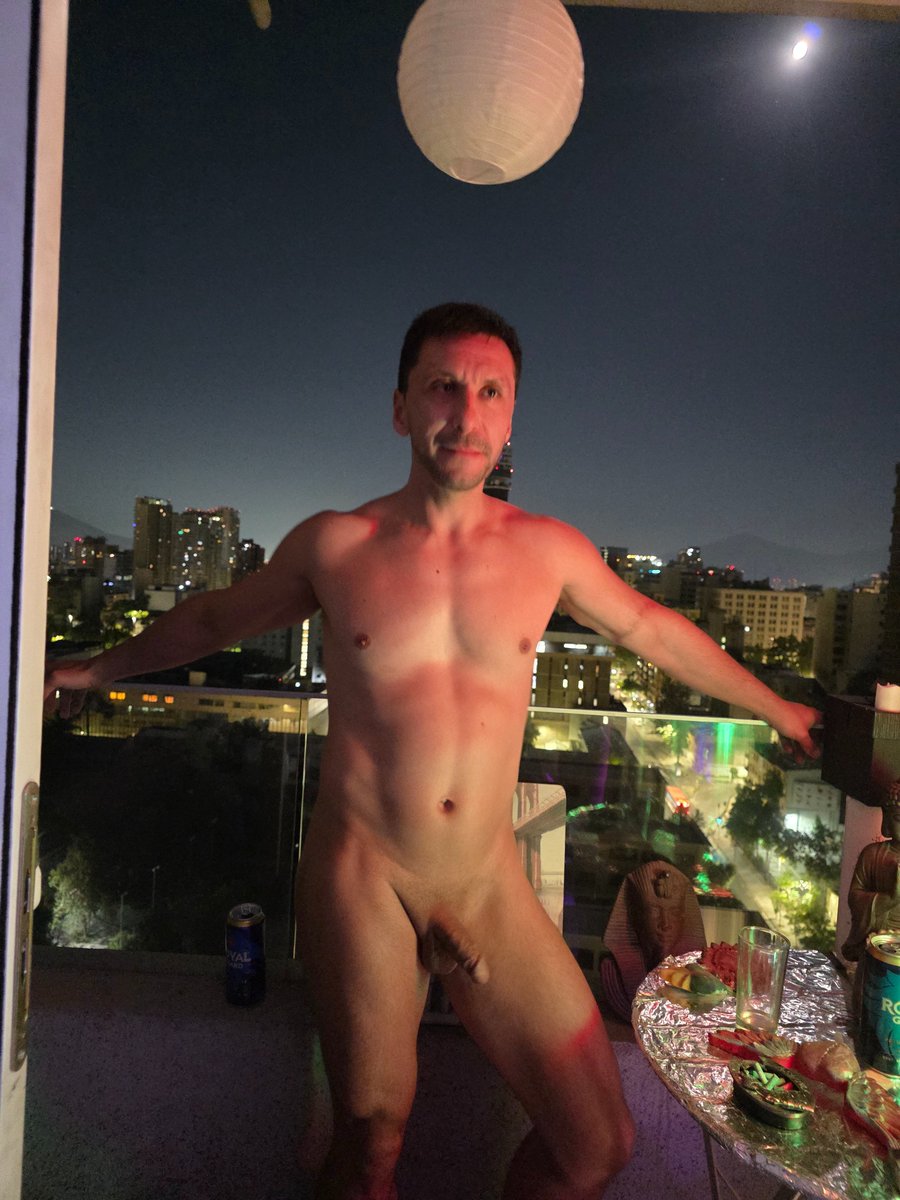 freenude tweet media