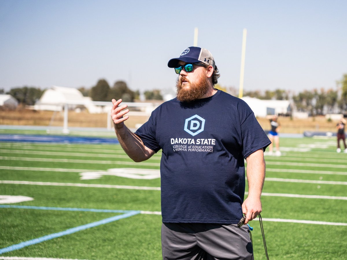 DakotaState's tweet image. Students in Dakota State University’s exercise science program develop real-world skills through immersive, hands-on experiences led by expert faculty.

Learn more about the program and how it's taught to students ⤵️ bit.ly/4ufckPq

#ExerciseScience #humanperformance