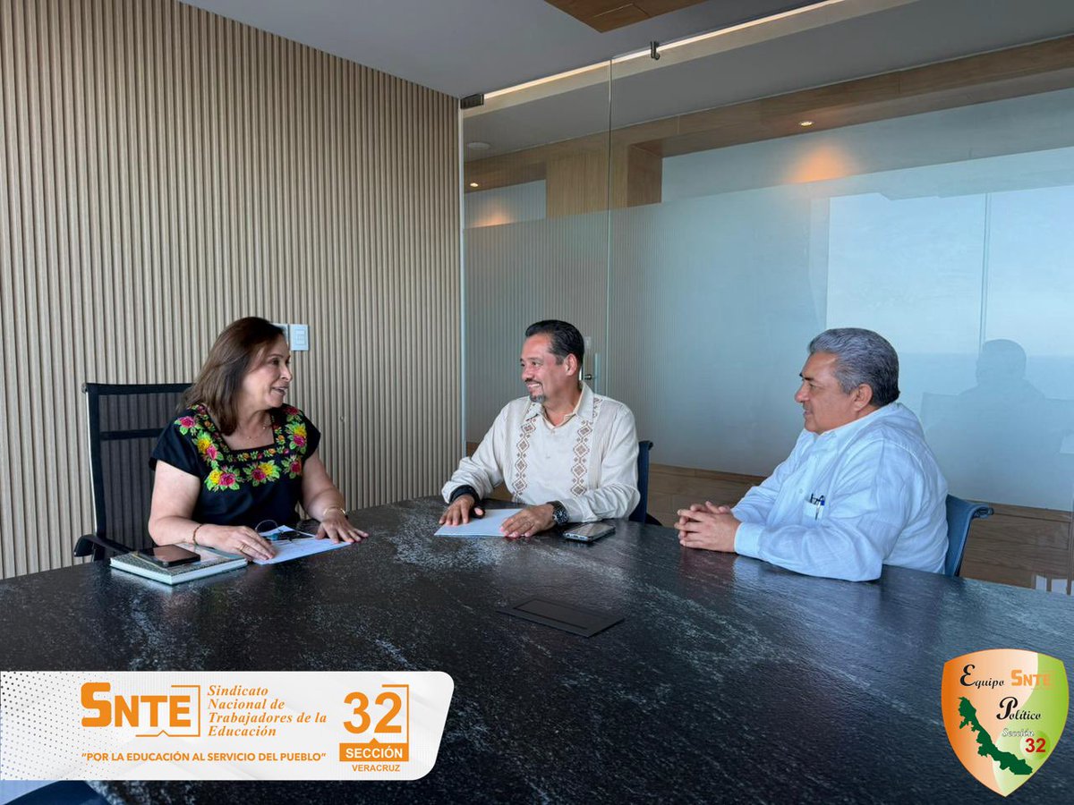 Equipo_Politico's tweet photo. Con diálogo y apertura se construyen acuerdos en favor del magisterio.

La gobernadora de Veracruz, @rocionahle, sostuvo una reunión de trabajo con el srio. general de la Sección 32 del SNTE, @DanielCovaLopez, y con @JNCR2018

 https://t.co/SptFkpWeAe

#SNTE32 #EquipoPolítico https://t.co/ZnnFWQgx24