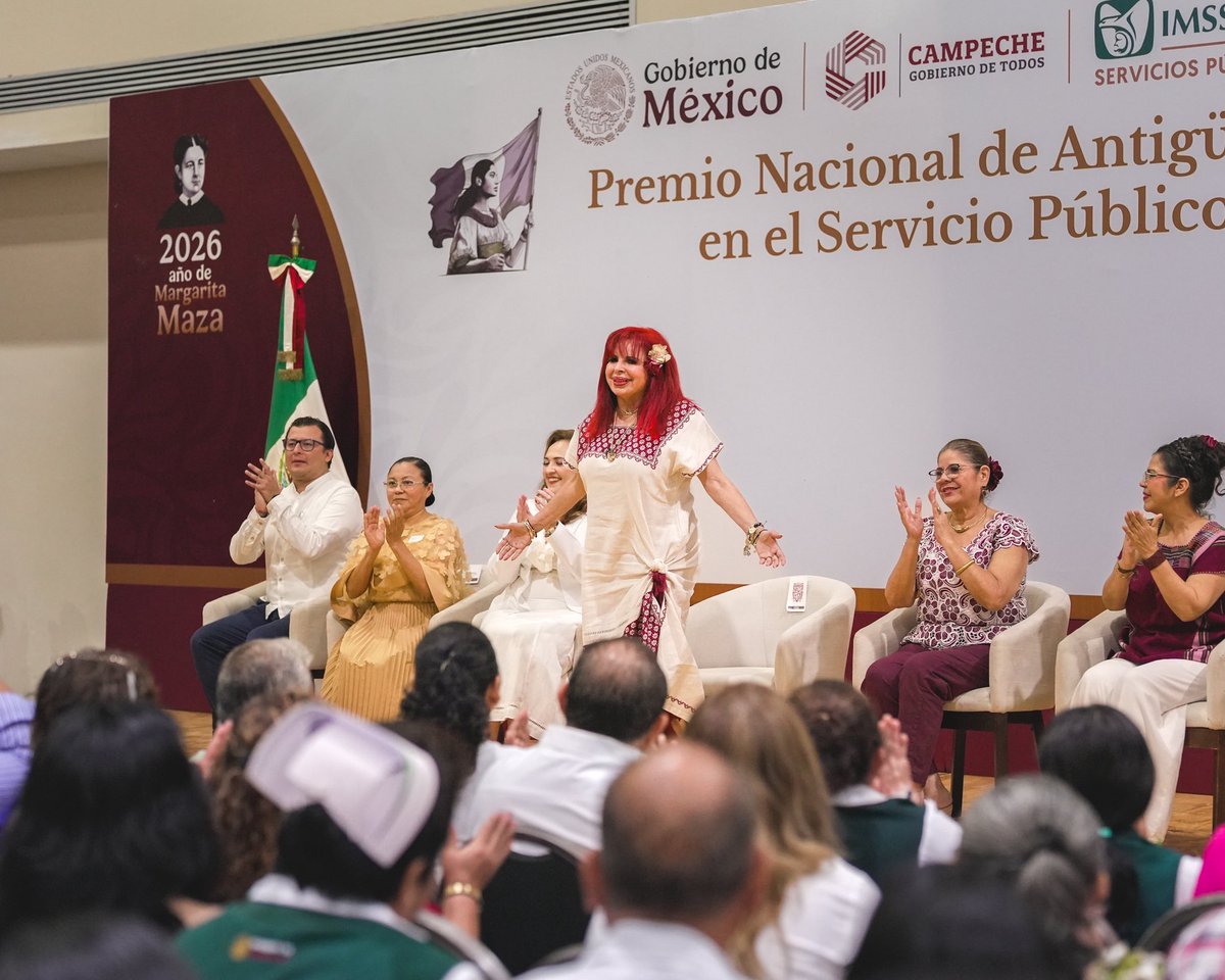 IMSSBCampeche's tweet photo. En #Campeche, #IMSSBienestar entregó el Premio Nacional de Antigüedad en el Servicio Público a 308 trabajadoras y trabajadores que han dedicado su vida al cuidado de la salud de las familias. La ceremonia fue encabezada por la gobernadora, Lic. Layda Sansores San Román. https://t.co/sgK0SkePP2