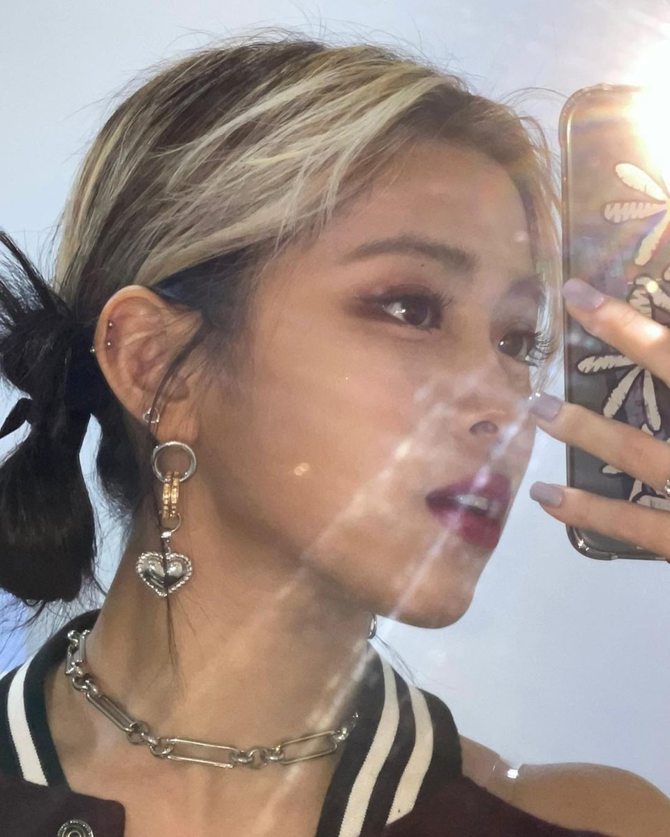 𝚁ebe𝕝 ♡ 𝙷ear𝕥s ! tweet media