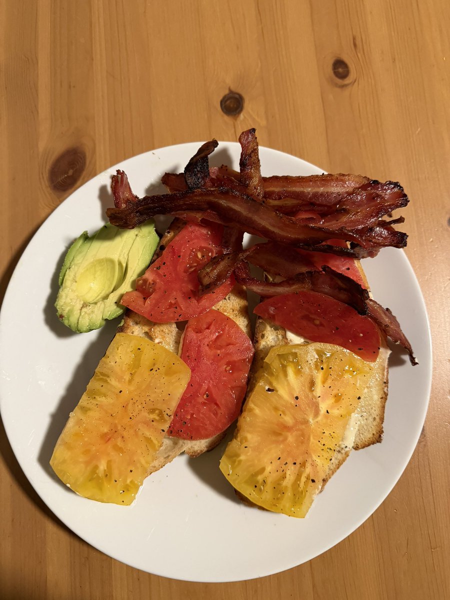 beermeo's tweet photo. I heard we were #dinnerposting https://t.co/W1endNynoj