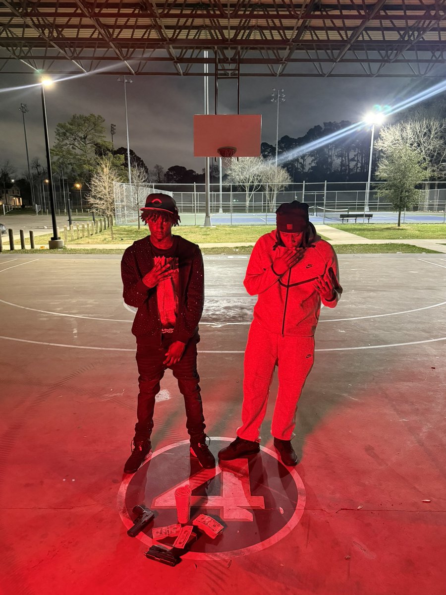 dblockzae's tweet photo. Since 2013 I’d run in yo house , you ain’t never seen sparks when a 🥷🏾 get off💥🔫 , got a lil older wanna see what’s dat bout 4️⃣🚏(turn up inna 4 ) #houstondrill #TrendingNow #acreshome #foryou #kfmb https://t.co/3xGPeQZUl7